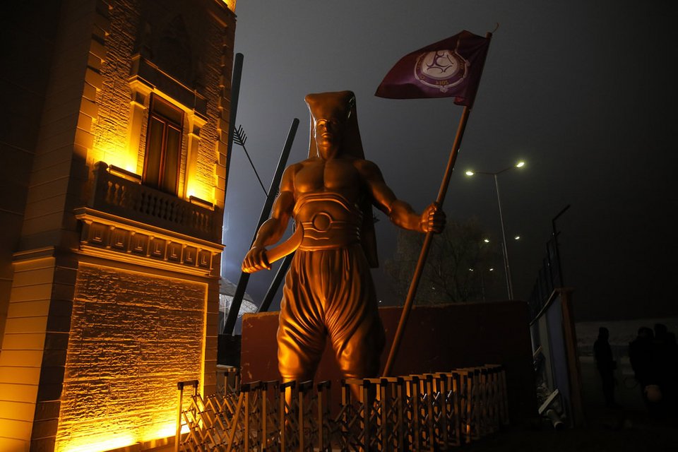 Χαντζάρες, οθωμανοί, εθνικισμός: Tο απίστευτο γήπεδο της Αγκυρας όπου μάχεται απόψε ο Ολυμπιακός [εικόνες]  | iefimerida.gr 8