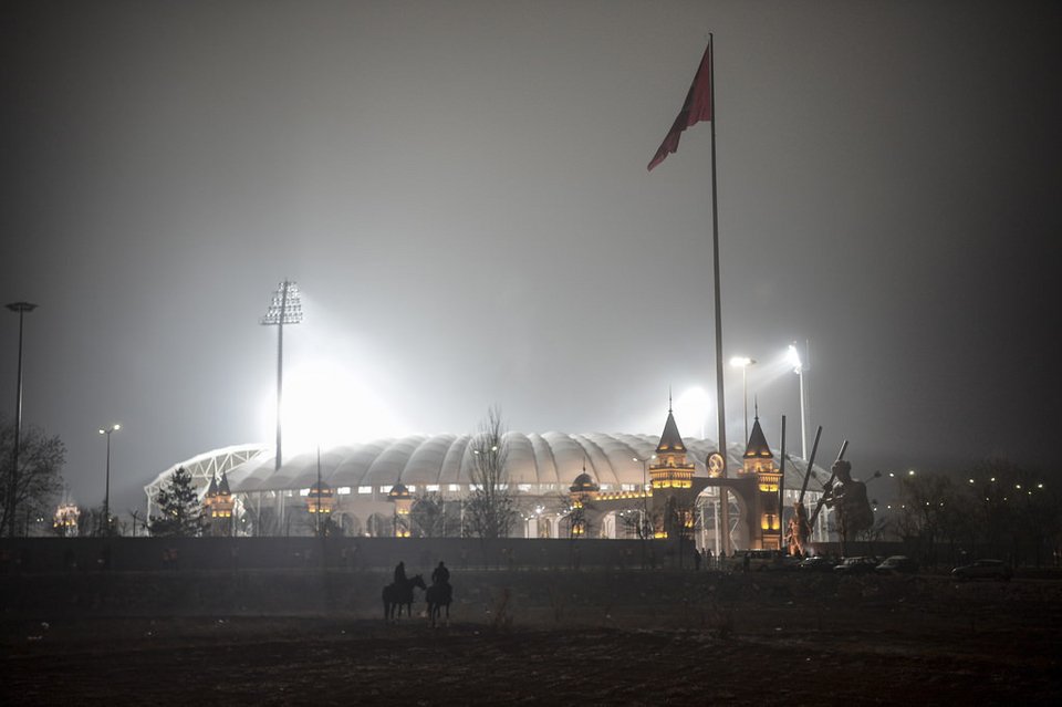 Χαντζάρες, οθωμανοί, εθνικισμός: Tο απίστευτο γήπεδο της Αγκυρας όπου μάχεται απόψε ο Ολυμπιακός [εικόνες]  | iefimerida.gr 3
