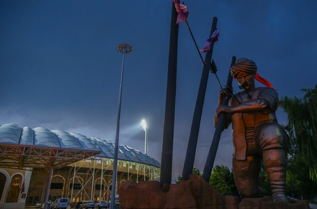 Χαντζάρες, οθωμανοί, εθνικισμός: Tο απίστευτο γήπεδο της Αγκυρας όπου μάχεται απόψε ο Ολυμπιακός [εικόνες]  | iefimerida.gr 7