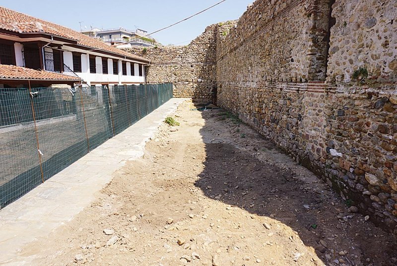 Κομοτηνή: Βρέθηκαν ανθρώπινα οστά σε αρχαιολογικές ανασκαφές [εικόνες] | iefimerida.gr 1