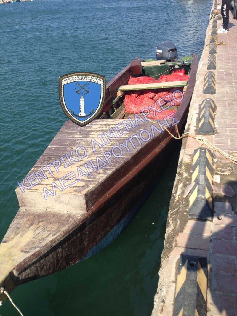 Κατάσχεση ακατάλληλων οστράκων -4 συλλήψεις [εικόνες]  | iefimerida.gr 0