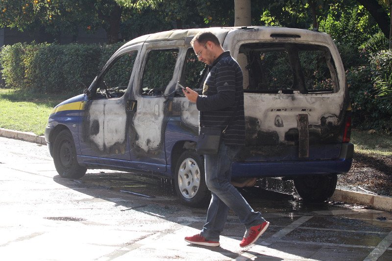 Μολότοφ, πέτρες και δακρυγόνα στην πορεία κατά της λιτότητας | iefimerida.gr 13