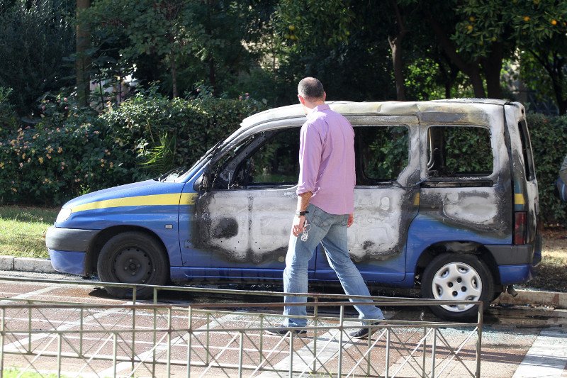 Μολότοφ, πέτρες και δακρυγόνα στην πορεία κατά της λιτότητας | iefimerida.gr 14