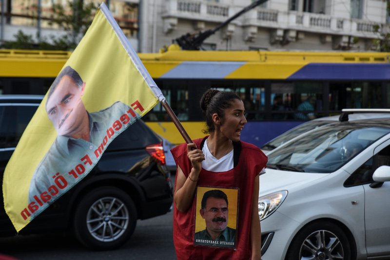 Πορεία Κούρδων στο κέντρο της Αθήνας για την απελευθέρωση του Οτσαλάν [εικόνες] | iefimerida.gr 0