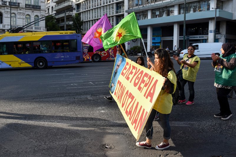 Πορεία Κούρδων στο κέντρο της Αθήνας για την απελευθέρωση του Οτσαλάν [εικόνες] | iefimerida.gr 3