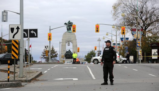 Αυτός σκόρπισε τον θάνατο στo Κοινοβούλιο του Καναδά: Εχει ασπαστεί το Ισλάμ και είχε συλληφθεί στο παρελθόν [εικόνες] | iefimerida.gr 8
