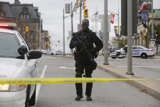 Αυτός σκόρπισε τον θάνατο στo Κοινοβούλιο του Καναδά: Εχει ασπαστεί το Ισλάμ και είχε συλληφθεί στο παρελθόν [εικόνες] | iefimerida.gr 9