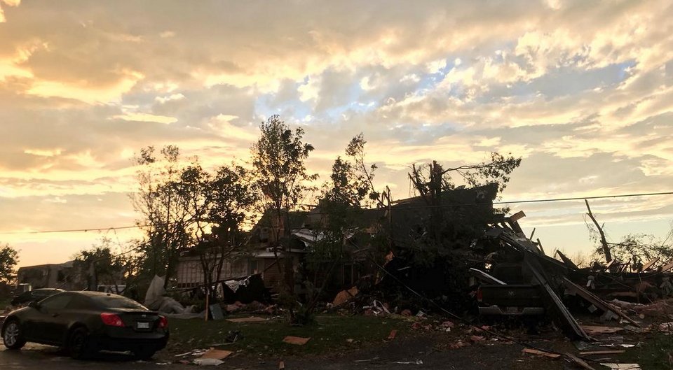 «Εμπόλεμη ζώνη» η επαρχία της Οτάβα από σαρωτικό πέρασμα ανεμοστρόβιλου [εικόνες & βίντεο]  | iefimerida.gr 6