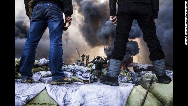 Εκεχειρία στην Ουκρανία μετά το νέο αιματοκύλισμα στους δρόμους του Κιέβου [εικόνες&βίντεο] | iefimerida.gr 5