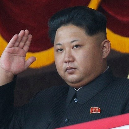 Απίστευτος νόμος στη Β. Κορέα: Βγήκαν στον δρόμο κομμωτές -Τους κουρεύουν όλους όπως τον Κιμ Γιονγκ Ουν [εικόνες] | iefimerida.gr 6