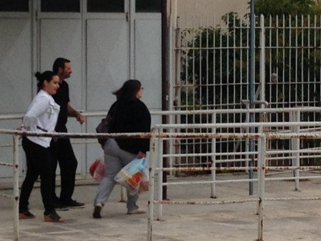 Η Ουρανία στον Κορυδαλλό φορτωμένη με δεκάδες ταπεράκια -Γιατί ο Μιχαλολιάκος τρώει μόνο σπιτικό φαγητό [εικόνες] | iefimerida.gr 1