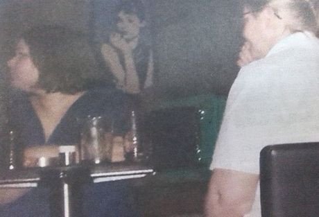 Η Ουρανία Μιχαλολιάκου και η Ελένη Ζαρούλια διασκεδάζουν και χορεύουν σε μπαρ [εικόνα] | iefimerida.gr 0