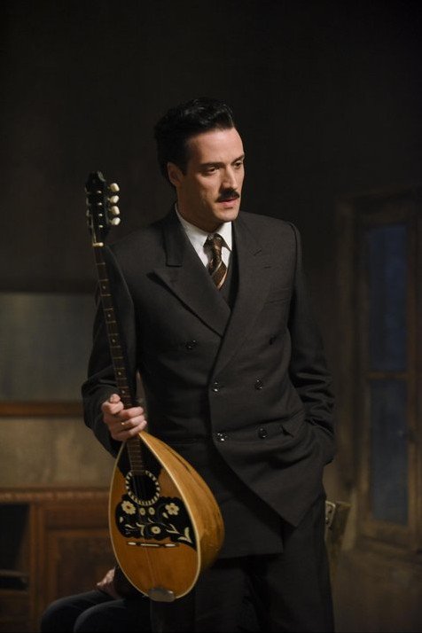 Στα γυρίσματα της ταινίας «Ουζερί Τσιτσάνης» [βίντεο & εικόνες] | iefimerida.gr 2