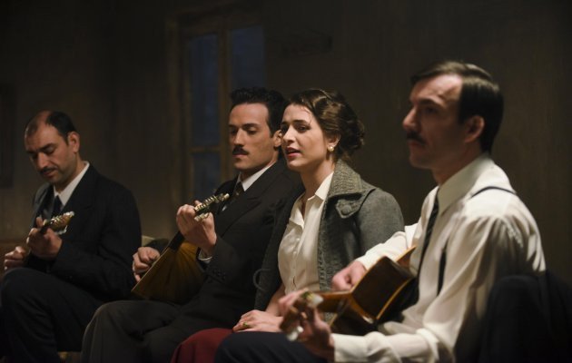 Στα γυρίσματα της ταινίας «Ουζερί Τσιτσάνης» [βίντεο & εικόνες] | iefimerida.gr 3