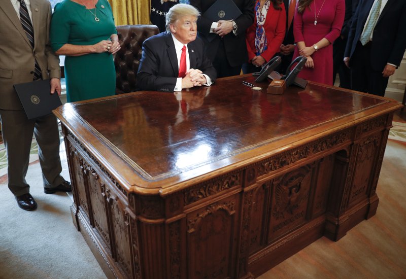 Ο Τραμπ πάσχει από κλειστοφοβία -Τα σημάδια και τα τηλέφωνα στους παλιούς του φίλους [εικόνες & βίντεο]  | iefimerida.gr 3