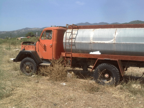 Aυτό είναι το πυροσβεστικό που χάρισε ο Σόιμπλε στη Μακρακώμη – Σήμερα είναι παλιό, σκουριασμένο, εγκαταλειμμένο [εικόνες] | iefimerida.gr 0