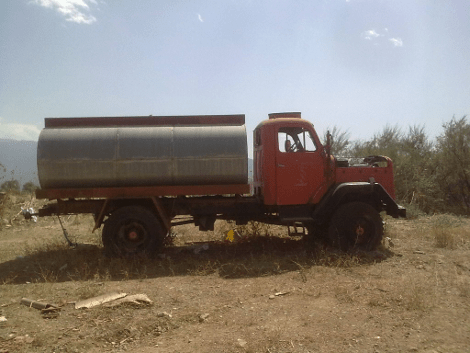 Aυτό είναι το πυροσβεστικό που χάρισε ο Σόιμπλε στη Μακρακώμη – Σήμερα είναι παλιό, σκουριασμένο, εγκαταλειμμένο [εικόνες] | iefimerida.gr 3