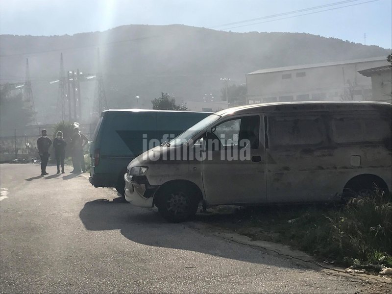 Μεγάλη πυρκαγιά σε αποθήκη χαρτικών στην Παιανία -Οι καπνοί φαίνονται από την Αθήνα [εικόνες & βίντεο] | iefimerida.gr 0