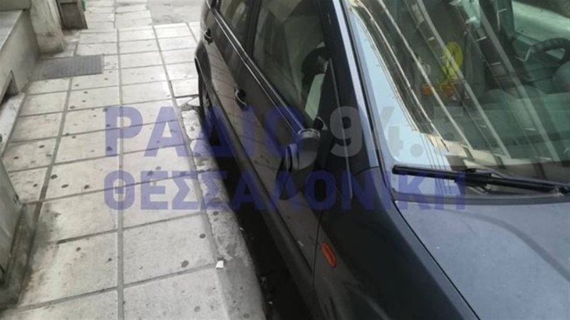 Αγνωστος άνδρας προκάλεσε φθορές σε οχήματα