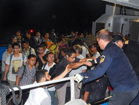 Τα ΟΥΚ στη Λιβύη: Καρέ καρέ η κινηματογραφική αποστολή διάσωσης των εγκλωβισμένων Ελλήνων [εικόνες] | iefimerida.gr 4