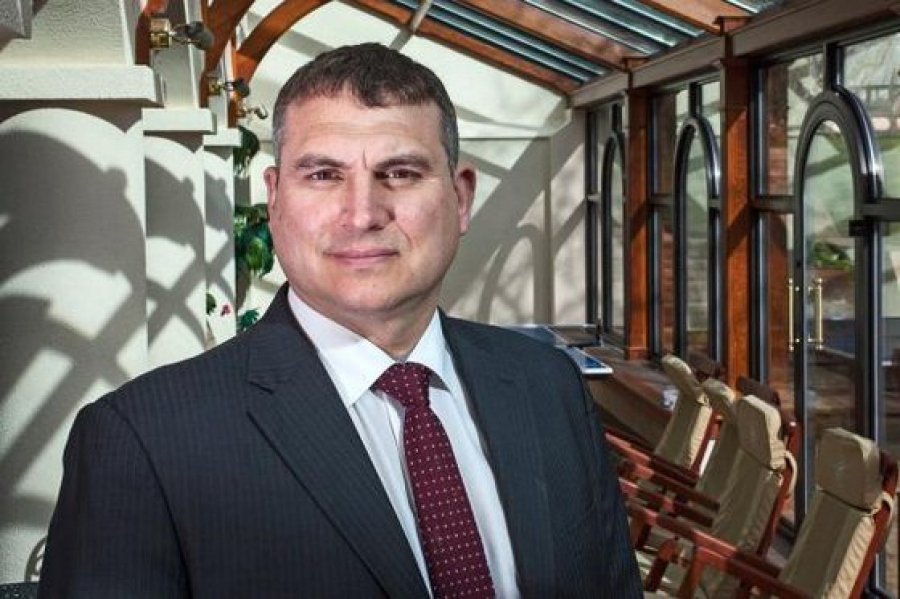 Δείτε τον εκατομμυριούχο που παίρνει χαρτζιλίκι από τη γυναίκα του για να ζήσει [εικόνες]  | iefimerida.gr 0