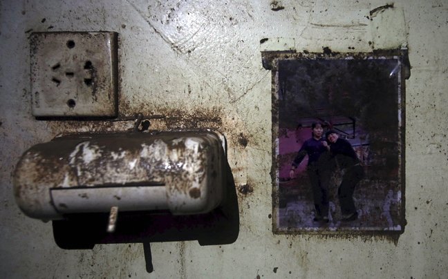 Αποτυπώματα χεριών, λάσπη και συντρίμμια – Εικόνες φρίκης από το εσωτερικό του μοιραίου πλοίου στην Κίνα [εικόνες]  | iefimerida.gr 2