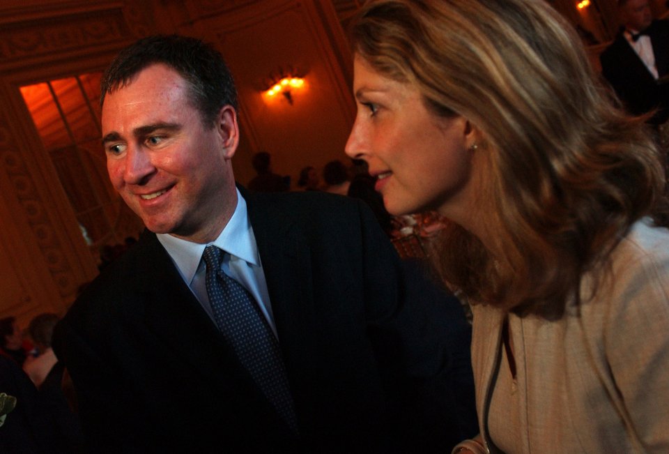 Διατροφή μαμούθ - 1 εκατ. δολάρια το μήνα για να πηγαίνουν τα παιδιά του με τζετ στα 5 σπίτια που έχει [εικόνες] | iefimerida.gr 3