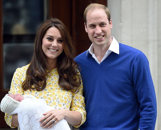 Δείτε πώς θα είναι το βασιλικό μωρό σε δέκα χρόνια - Με τη μύτη της Κέιτ και το σαγόνι του Ουίλιαμ [εικόνες] | iefimerida.gr 3