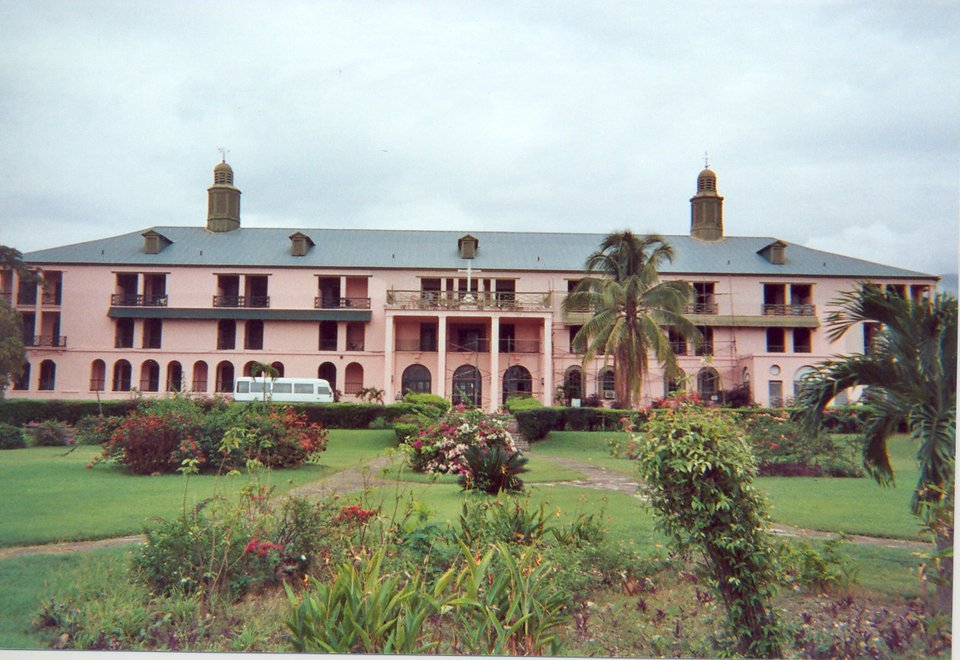 Μια απίστευτη ιστορία: Συγγραφέας ανακάλυψε ότι ο βιολιστής παππούς του στον Τιτανικό είχε και δεύτερη οικογένεια στη Τζαμάικα [εικόνες] | iefimerida.gr 6