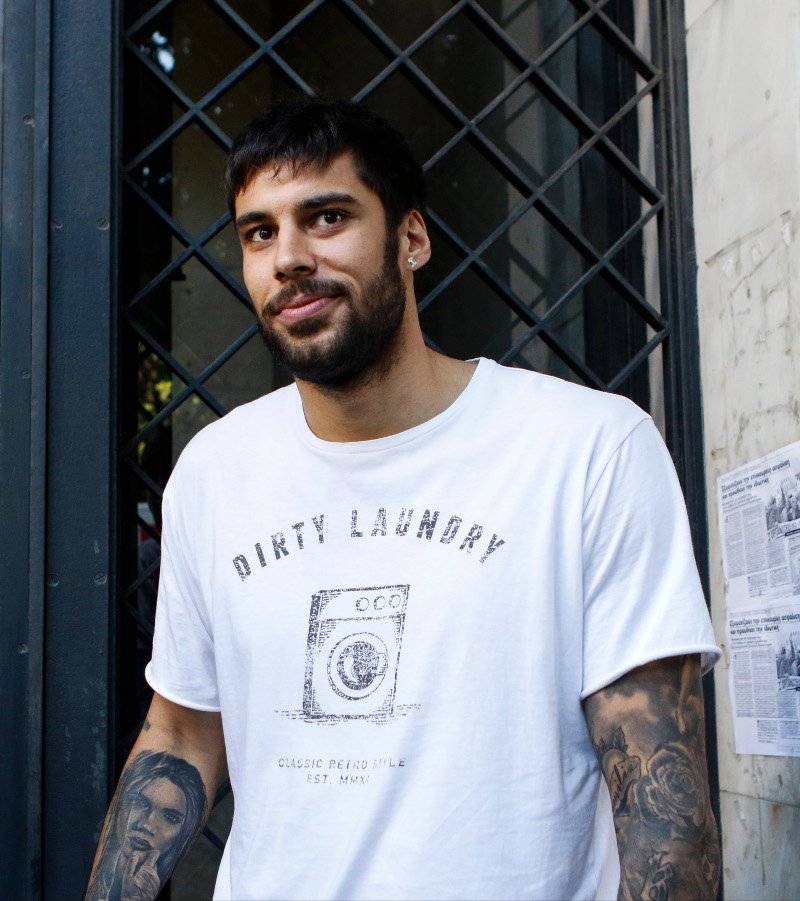 Ολυμπιακός: Υπέγραψε και ξέσπασε σε κλάματα ο Πρίντεζης [εικόνες] | iefimerida.gr 0