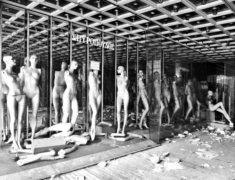  Αναζητώντας τον θάνατο, στο Booze Cooperativa – Εκθεση φωτογραφίας και αρθρογραφίας [εικόνες]  | iefimerida.gr 1