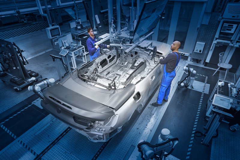 Eναρξη παραγωγής στο Dingolfing: Η πρώτη BMW Σειρά 8 Cabrio πέρασε από τη γραμμή παραγωγής [εικόνες] | iefimerida.gr 4