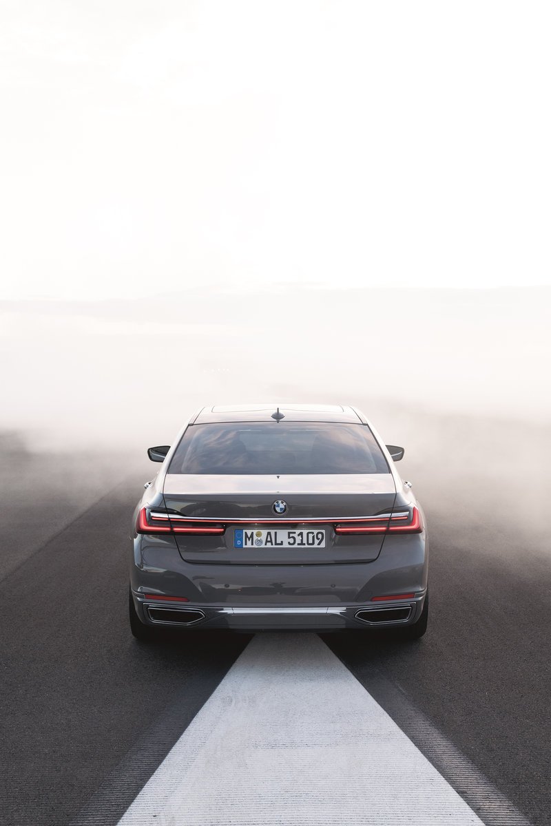 Πάνω από τα σύννεφα: Η νέα BMW Σειρά 7, έτοιμη για μία πολυτελή εμπειρία [εικόνες & βίντεο] | iefimerida.gr 2