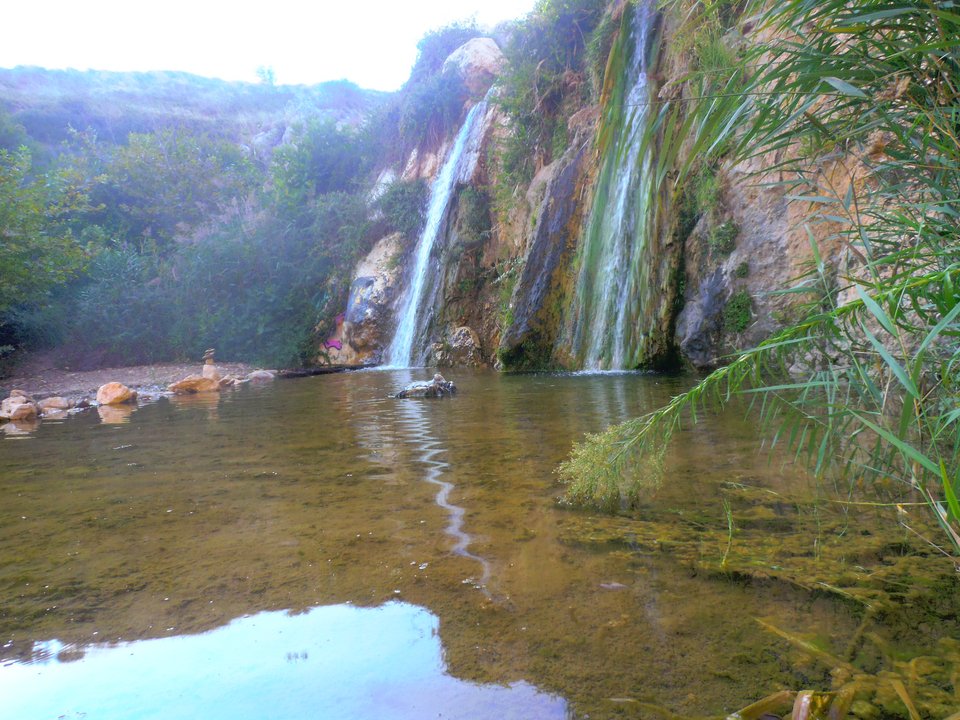 Κι όμως, σε απόσταση μισής ώρας από την Ομόνοια υπάρχει καταρράκτης -Μια άγνωστη, μαγική γωνιά στην Πεντέλη [εικόνες & βίντεο] | iefimerida.gr 3