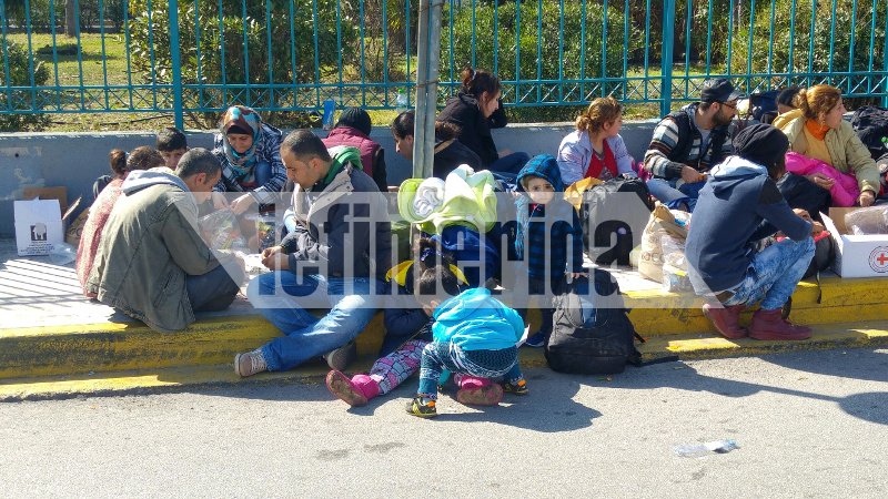 Σχιστό: Φεύγουν άρον άρον για την Ειδομένη οι πρόσφυγες -Διώχνουν τους Αφγανούς [αποκλειστικές εικόνες] | iefimerida.gr 11