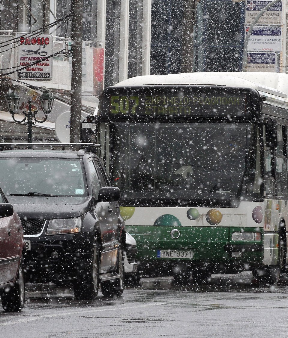 Στα λευκά η χώρα: Χιόνια στην Αττική και το κέντρο της Αθήνας [εικόνες] | iefimerida.gr 6