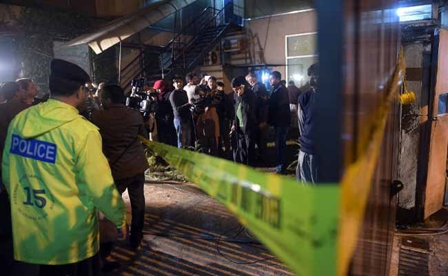 Επίθεση με χειροβομβίδες σε τηλεοπτικό σταθμό στο Πακιστάν από τζιχαντιστές [εικόνα]  | iefimerida.gr 0