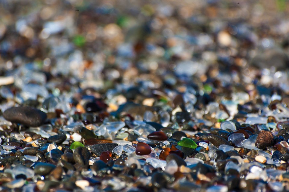 Γυάλινη παραλία: Από χωματερή ένα φυσικό έργο τέχνης [εικόνες]  | iefimerida.gr 1