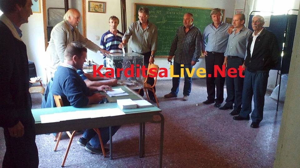 Παππούς 104 χρονών από την Καρδίτσα ψήφισε για 6η φορά σε δημοψήφισμα [εικόνες]  | iefimerida.gr 2