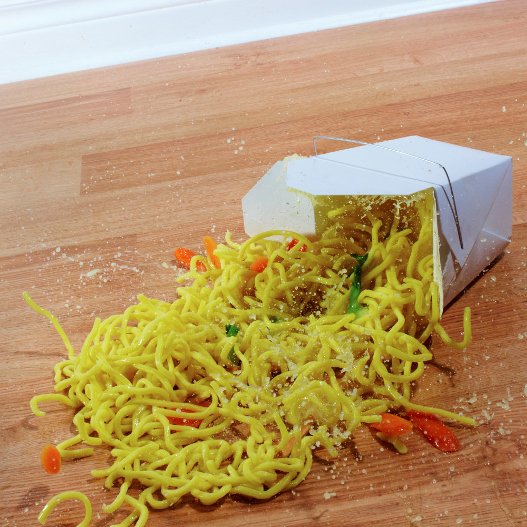 Ο κανόνας των 5 δευτερολέπτων: Γιατί είναι προτιμότερο να φας φαΐ από το χαλί και όχι από το πάτωμα [εικόνες]   | iefimerida.gr 2