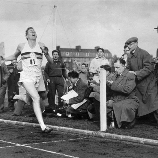 Ποσό-ρεκόρ για παπούτσια 61 ετών – Πωλήθηκαν για 365.000 ευρώ [εικόνα]  | iefimerida.gr 0