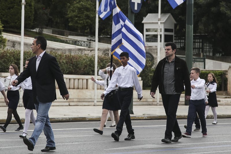 Η μαθητική παρέλαση της Αθήνας σε 15 καρέ [εικόνες] | iefimerida.gr 9