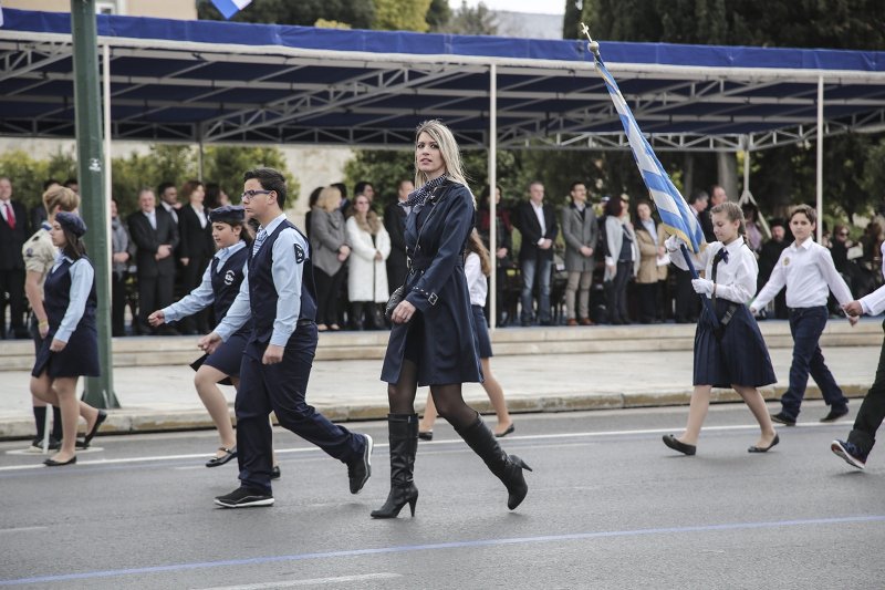 Η μαθητική παρέλαση της Αθήνας σε 15 καρέ [εικόνες] | iefimerida.gr 5