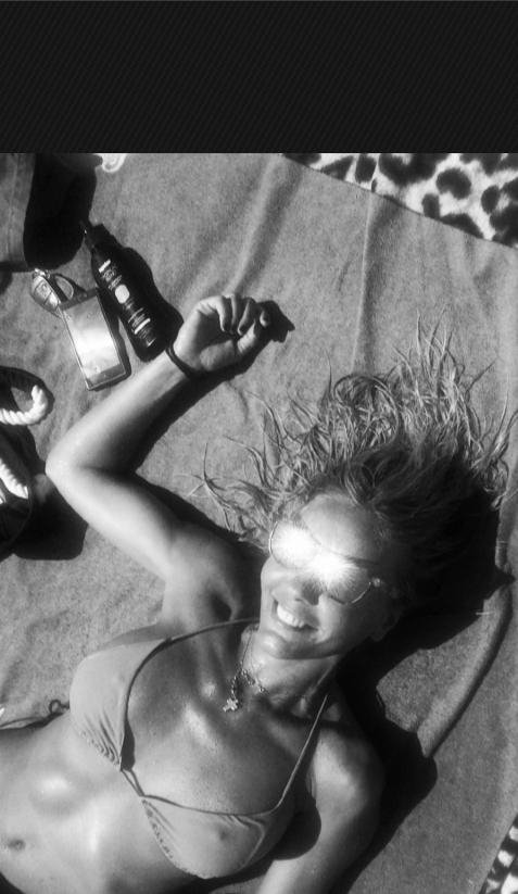 Η καλοκαιρινή Χριστίνα Παππά μας δείχνει το ροζ μπικίνι της [εικόνες] | iefimerida.gr 2