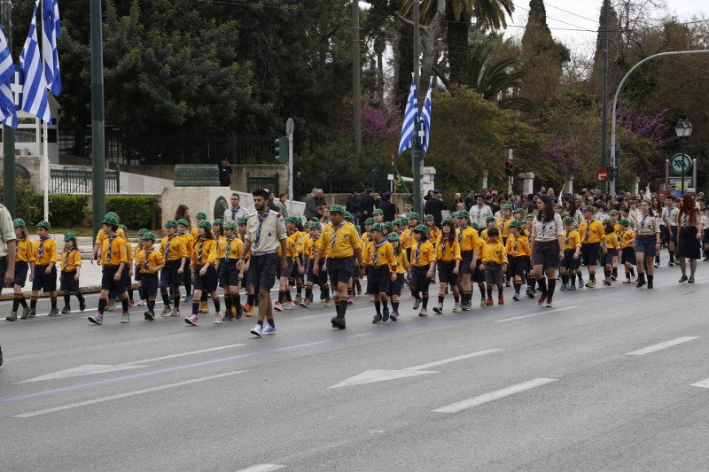 Η μαθητική παρέλαση της Αθήνας σε 15 καρέ [εικόνες] | iefimerida.gr 3