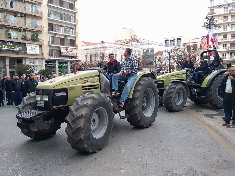 Ολη η Ελλάδα στο δρόμο -Πρωτοφανής συμμετοχή στην απεργία [εικόνες] | iefimerida.gr 14