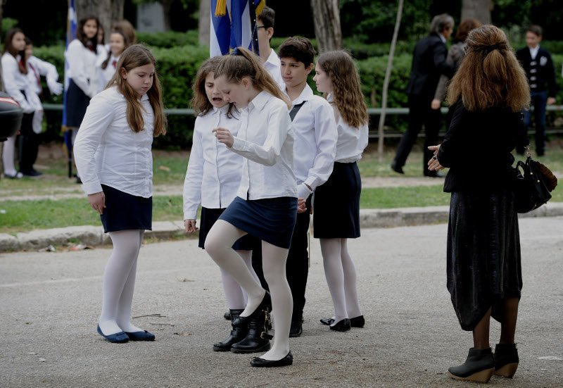 Η μαθητική παρέλαση της Αθήνας σε 15 καρέ [εικόνες] | iefimerida.gr 10