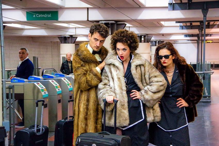 Αργεντινή: O διευθυντής ορχήστρας που παρουσιάζει όπερα σε Μετρό και ψυχιατρεία [εικόνες] | iefimerida.gr 3