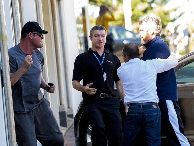 Δύο μεγιστάνες πιάστηκαν στα χέρια -Ο Μέρντοχ πλήρωσε 250.000 δολάρια για τις φωτογραφίες [εικόνες] | iefimerida.gr 1