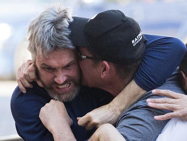 Δύο μεγιστάνες πιάστηκαν στα χέρια -Ο Μέρντοχ πλήρωσε 250.000 δολάρια για τις φωτογραφίες [εικόνες] | iefimerida.gr 2